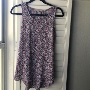 Flowy tank with gorgeous colors!